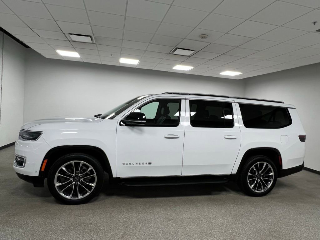 Used 2024 Jeep Wagoneer L Series II w/ Premium Group I image 7