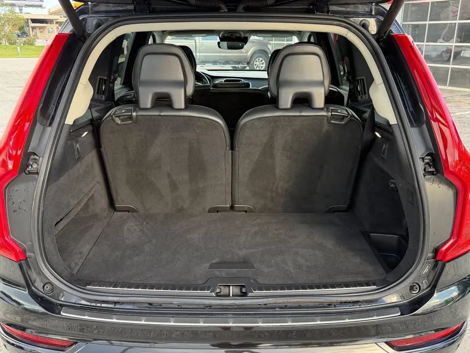 Used 2019 Volvo XC90 T5 Momentum w/ Multimedia Package FWD image 18