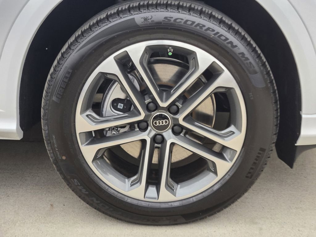 New 2025 Audi Q5 Premium image 14