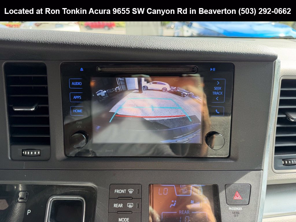Used 2017 Toyota Sienna LE FWD image 21