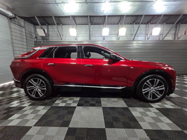 Used 2024 Cadillac Lyriq Luxury w/ LPO, Floor Liner Package image 9