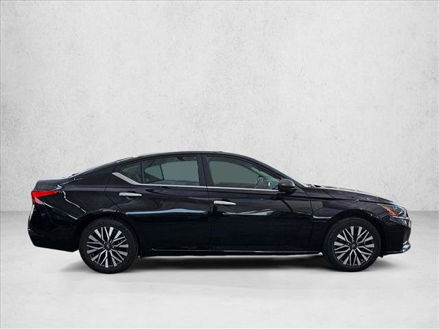 Used 2025 Nissan Altima 2.5 SV FWD video 4