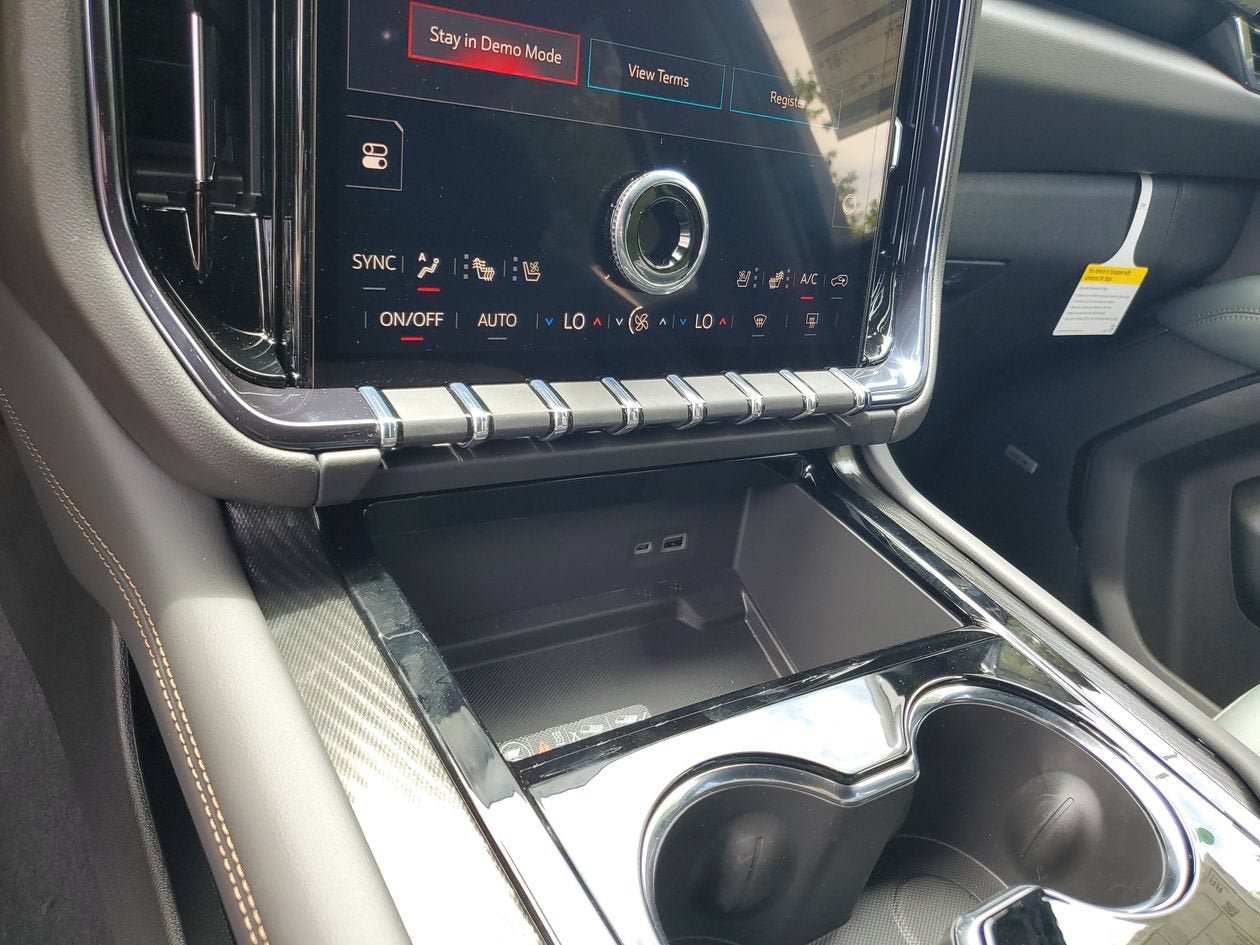 New 2026 GMC Yukon XL AT4 w/ AT4 Premium Package AWD/4WD image 23