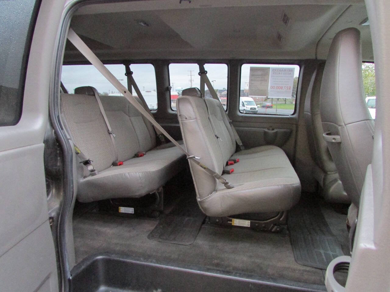 Used 2016 Chevrolet Express 3500 LT w/ LT Preferred Equipment Group RWD image 6