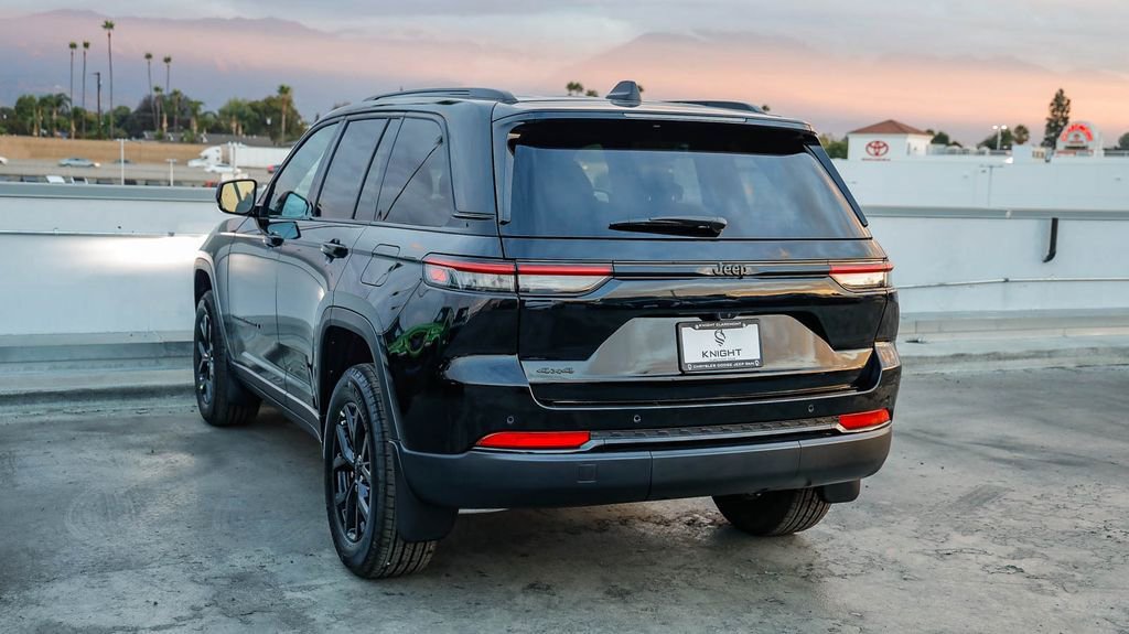 New 2025 Jeep Grand Cherokee Altitude image 7
