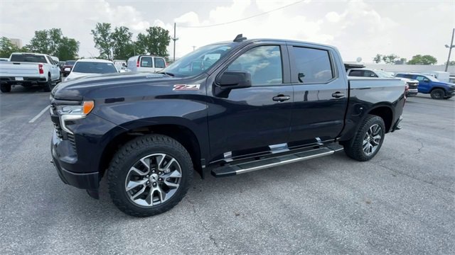 Used 2022 Chevrolet Silverado 1500 RST w/ Convenience Package II image 6