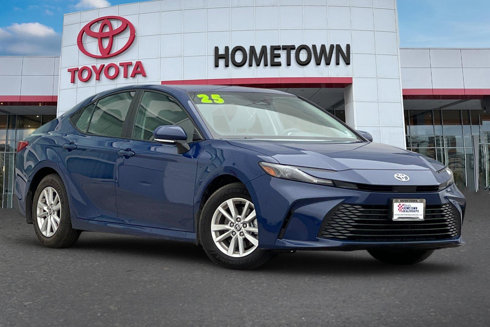 Certified 2025 Toyota Camry LE w/ Convenience Package image 2