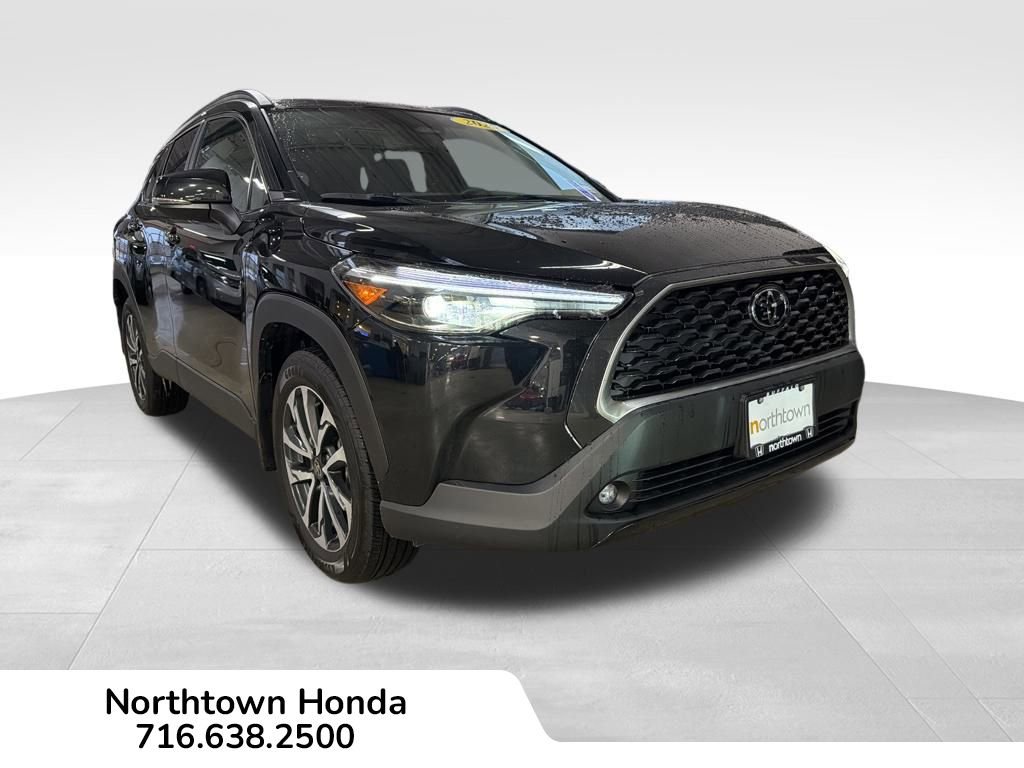Used 2025 Toyota Corolla Cross XLE