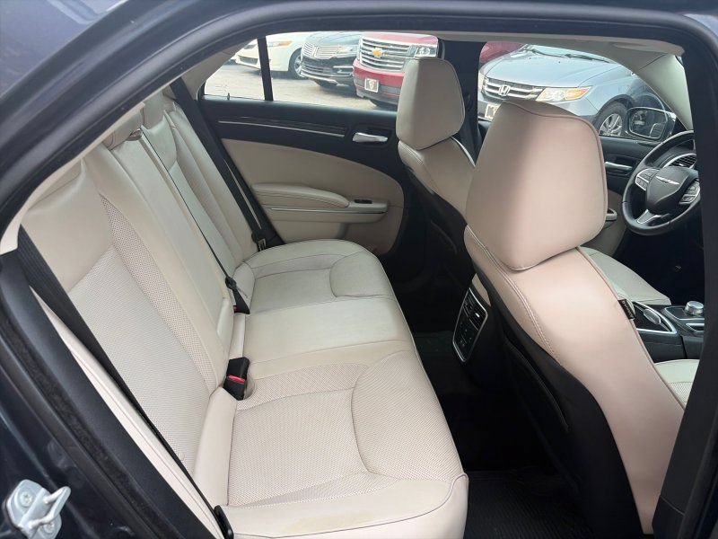 Used 2017 Chrysler 300 C w/ Safetytec Plus Group AWD/4WD image 15