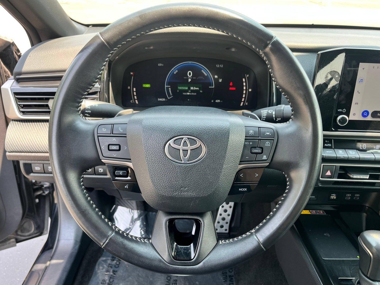 Used 2025 Toyota Camry SE FWD image 13