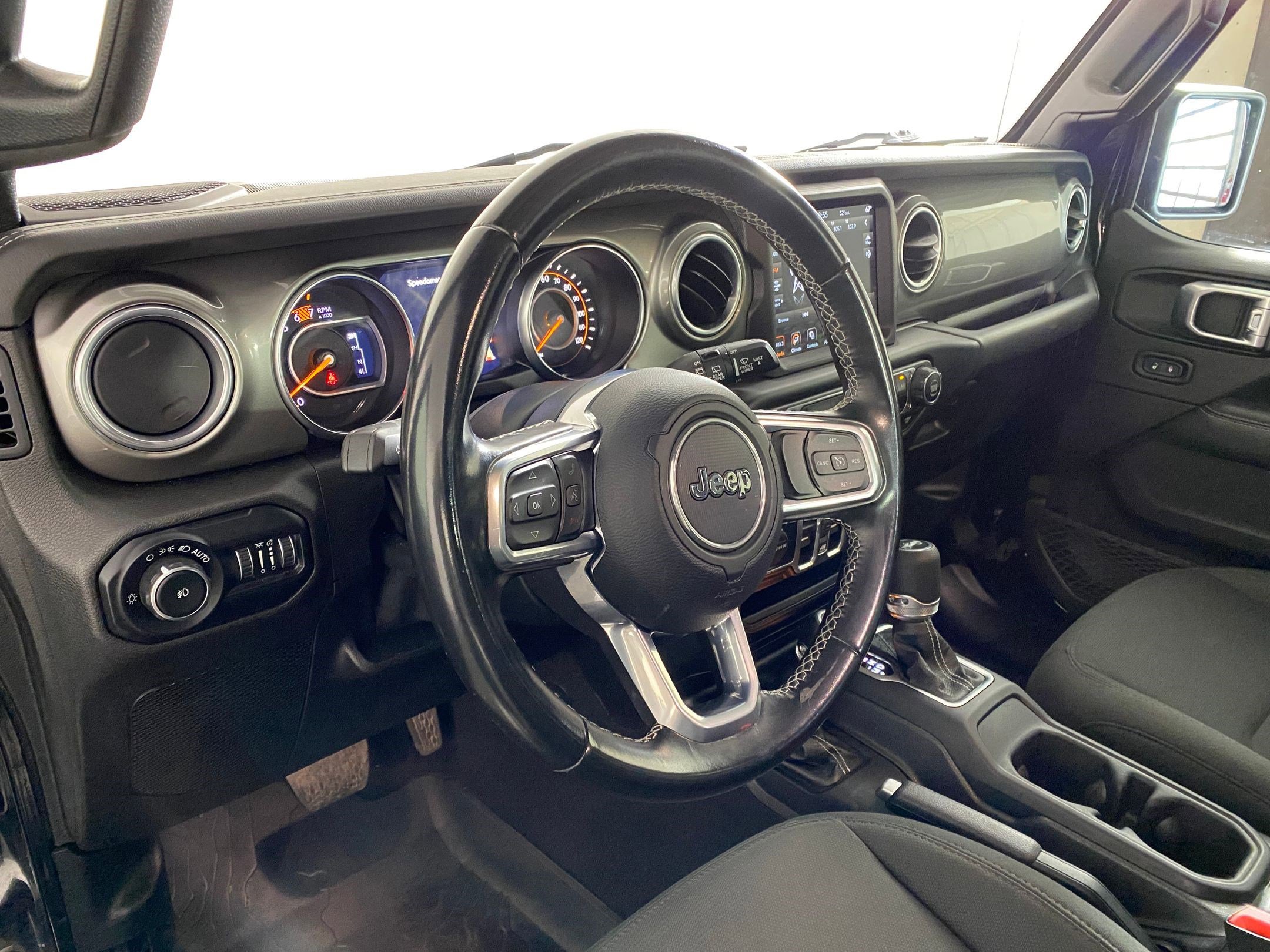 Used 2020 Jeep Wrangler Unlimited Sahara image 4