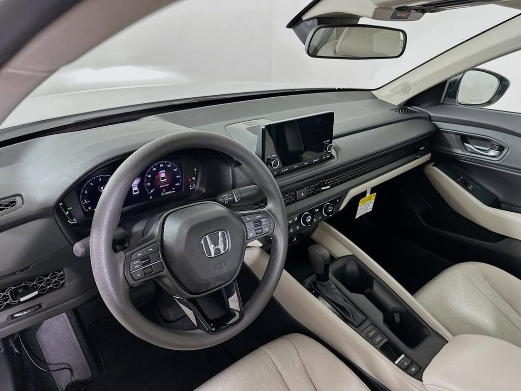 Used 2025 Honda Accord SE image 10