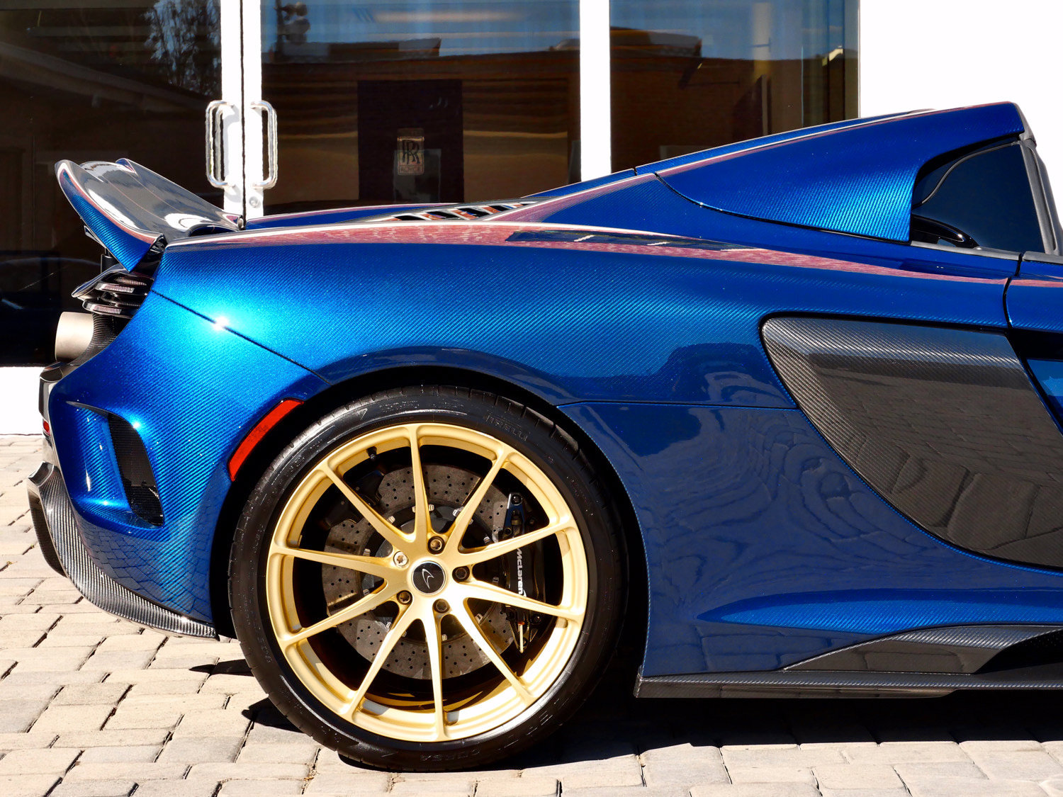 Used 2016 McLaren 675LT Spider RWD image 36