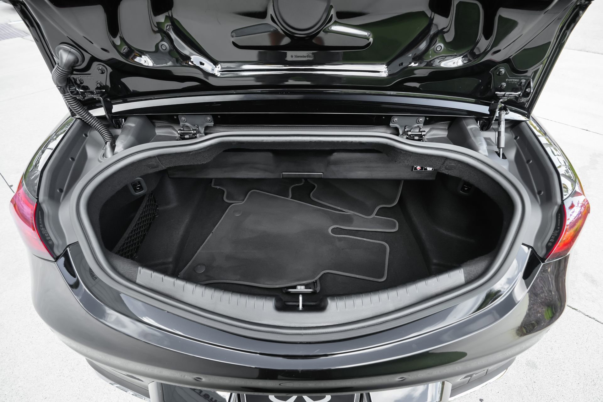 Used 2025 Mercedes-Benz CLE 300 4MATIC Cabriolet image 44