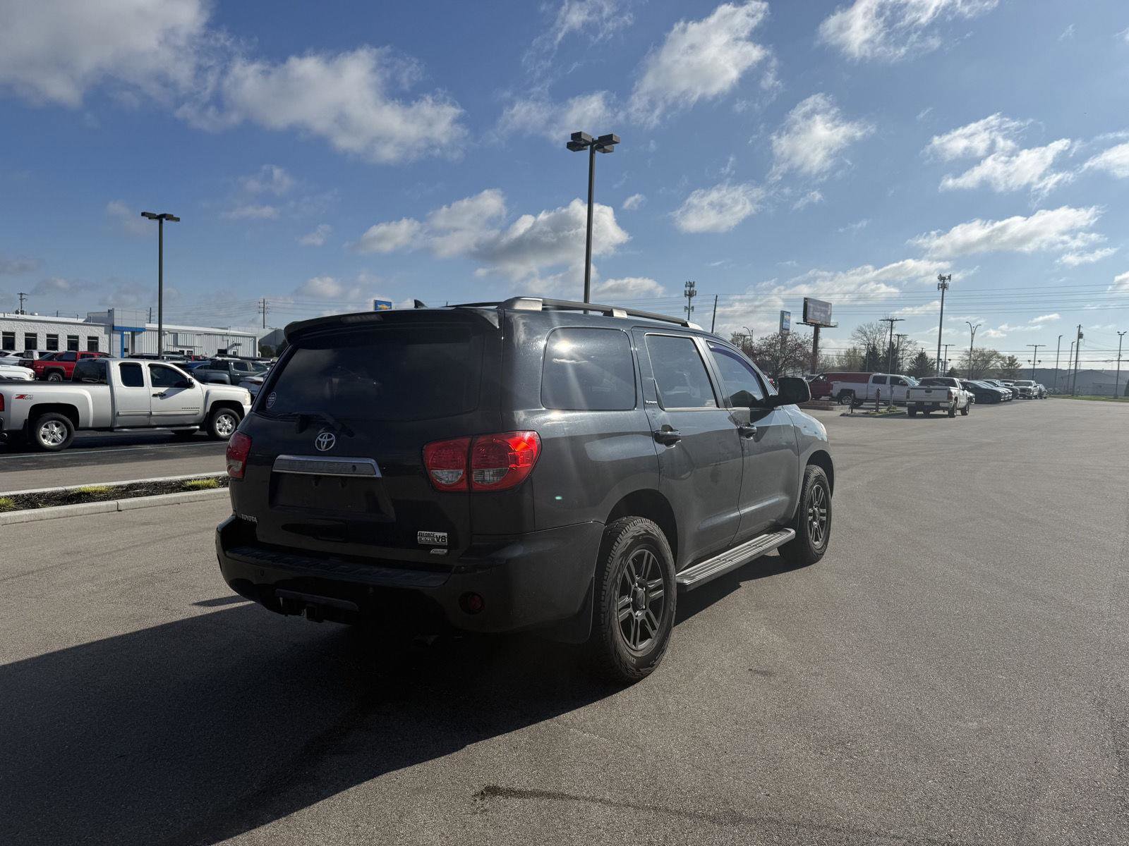 Used 2010 Toyota Sequoia Platinum image 3