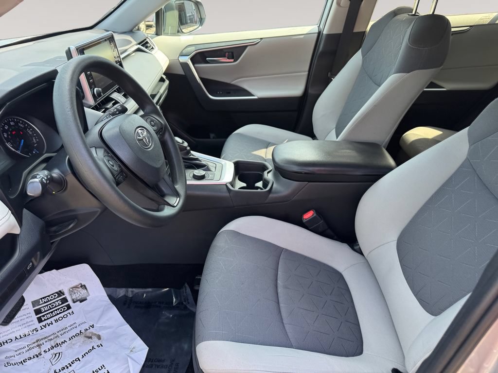 Used 2020 Toyota RAV4 XLE w/ Convenience Package AWD/4WD image 9