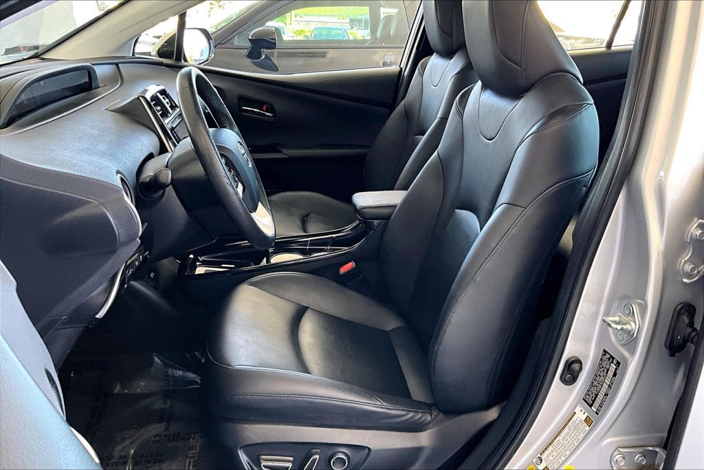 Used 2016 Toyota Prius Four w/ Advanced Technology Package FWD image 21