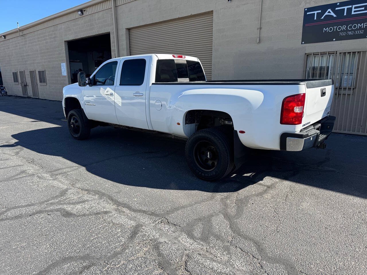 Used 2007 GMC Sierra 3500 SLT w/ Entertainment Package AWD/4WD image 6