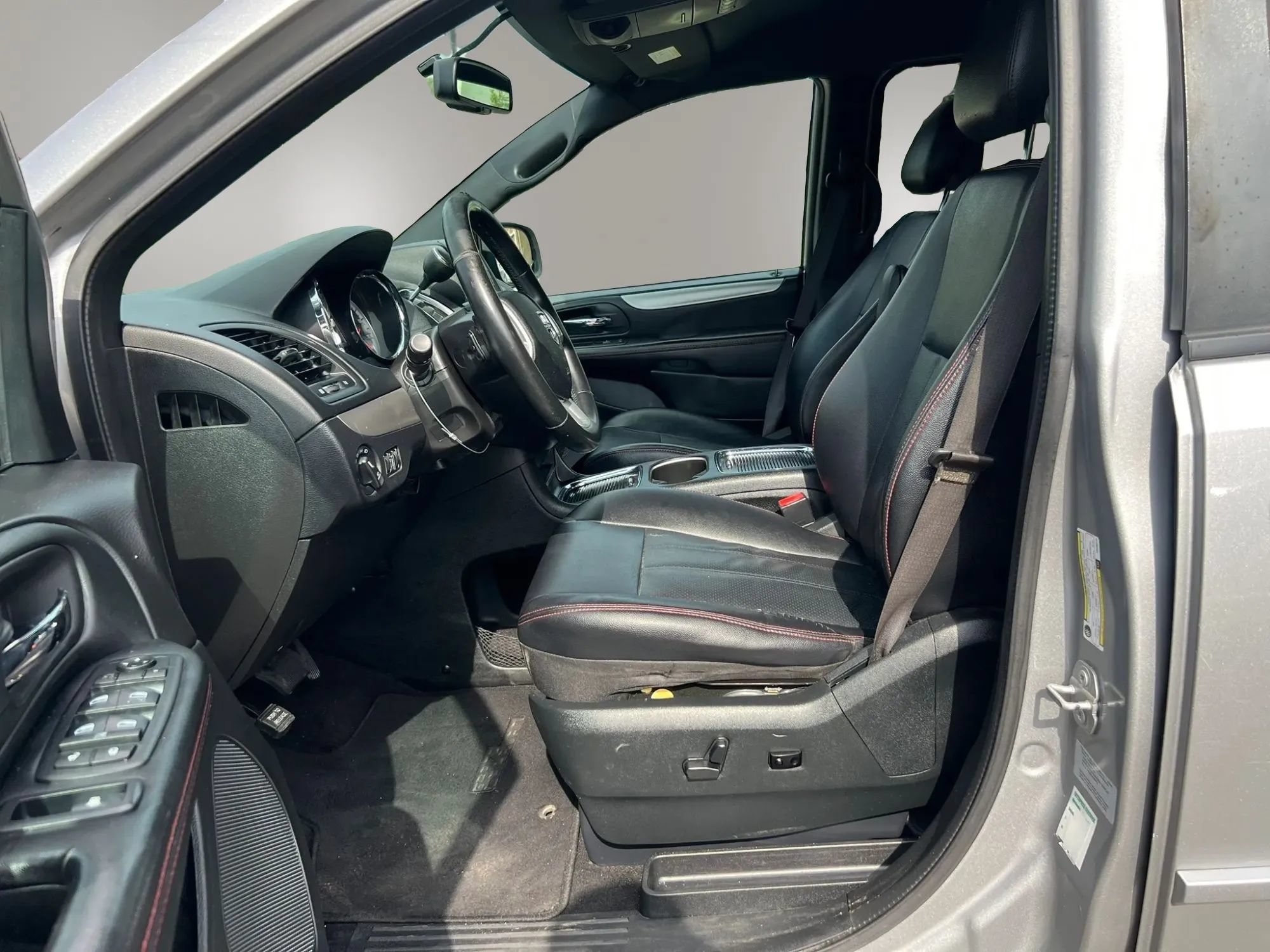 Used 2017 Dodge Grand Caravan GT FWD image 26