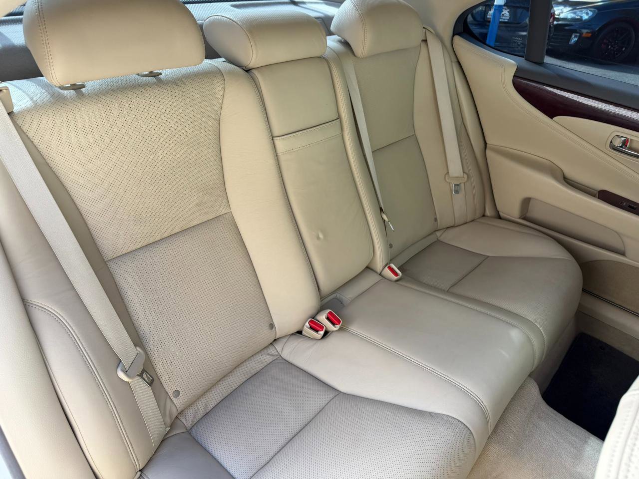 Used 2011 Lexus LS 460 AWD w/ Comfort Pkg image 45