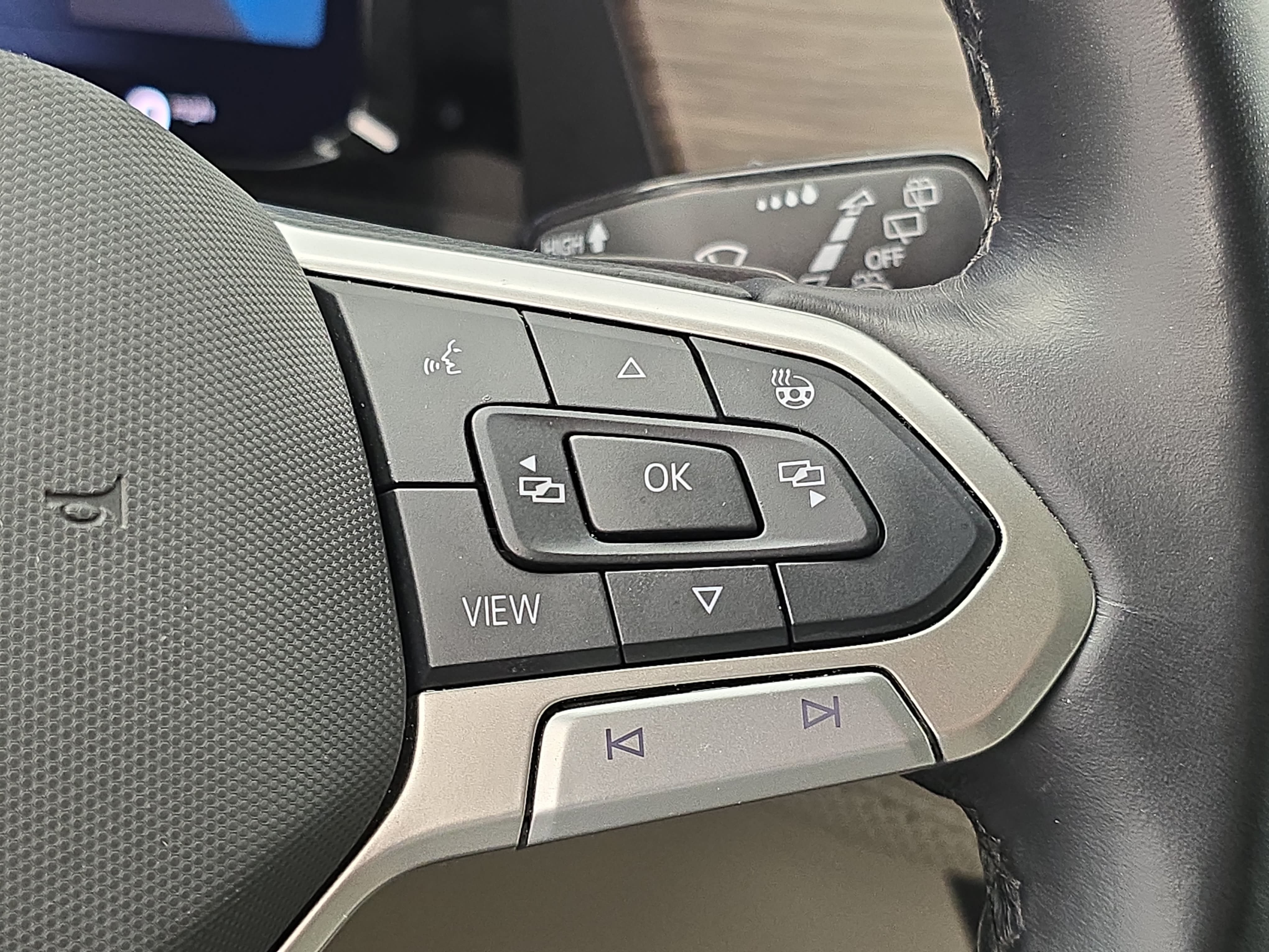 Certified 2024 Volkswagen Atlas SEL Premium R-Line AWD/4WD image 19