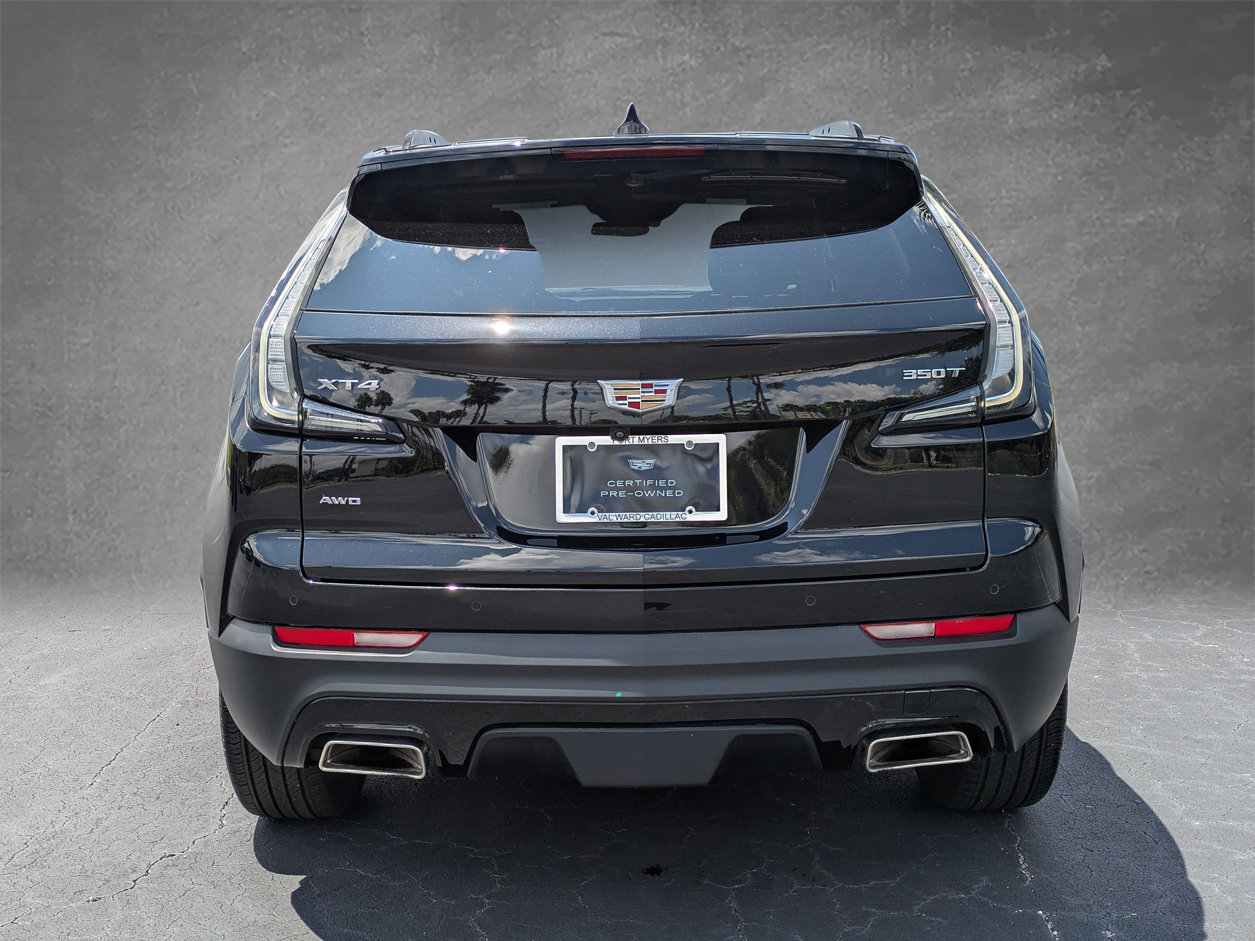 Certified 2023 Cadillac XT4 Sport w/ Cold Weather Package AWD/4WD image 5
