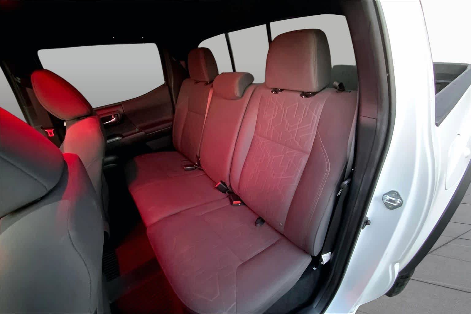 Used 2019 Toyota Tacoma TRD Off-Road w/ Technology Package AWD/4WD image 20