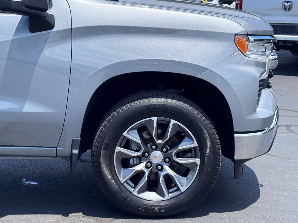 Used 2024 Chevrolet Silverado 1500 LT AWD/4WD image 42