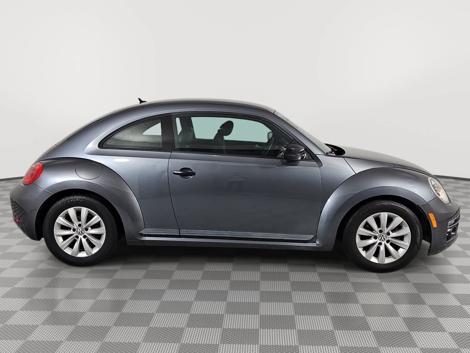 Used 2016 Volkswagen Beetle 1.8T S FWD image 9