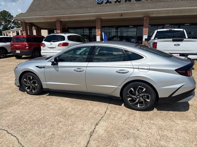 Used 2025 Hyundai Sonata SEL FWD image 3