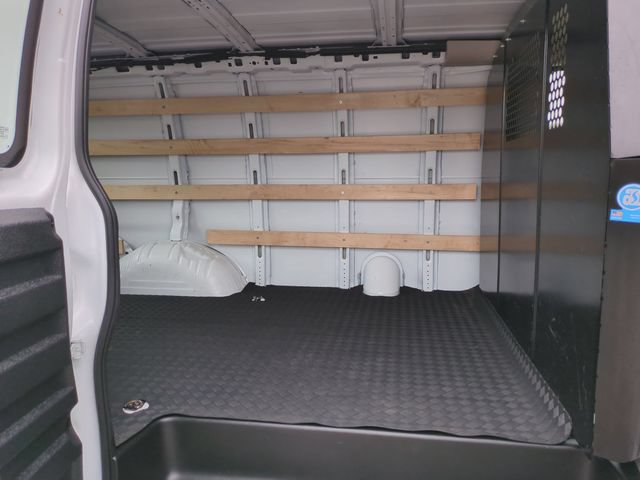 Used 2025 Chevrolet Express 2500 w/ Driver Convenience Package RWD image 15