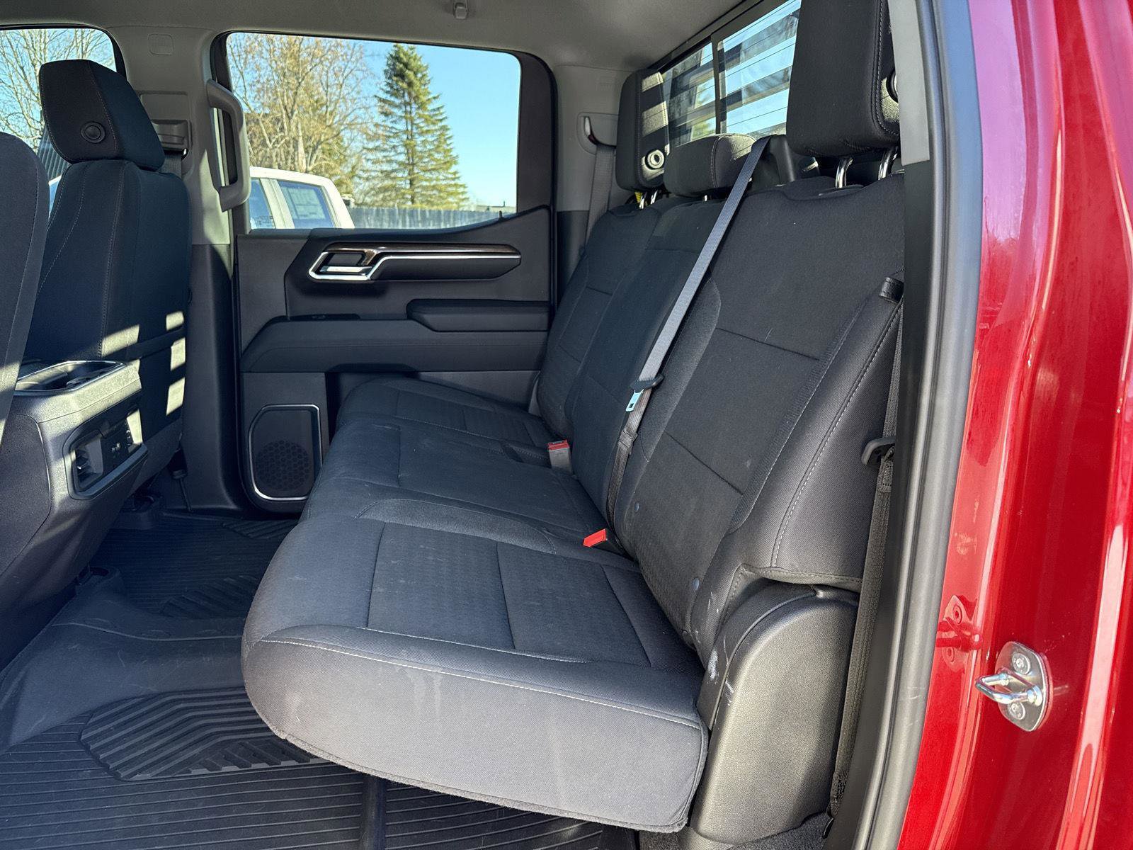Used 2024 Chevrolet Silverado 1500 LT Trail Boss w/ Convenience Package II AWD/4WD image 16