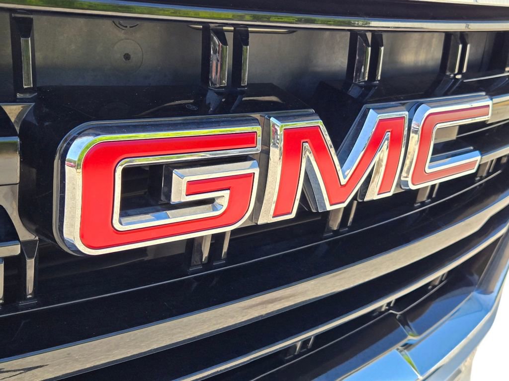 Used 2022 GMC Yukon XL SLE w/ Gmc Pro Safety Plus Package RWD image 5