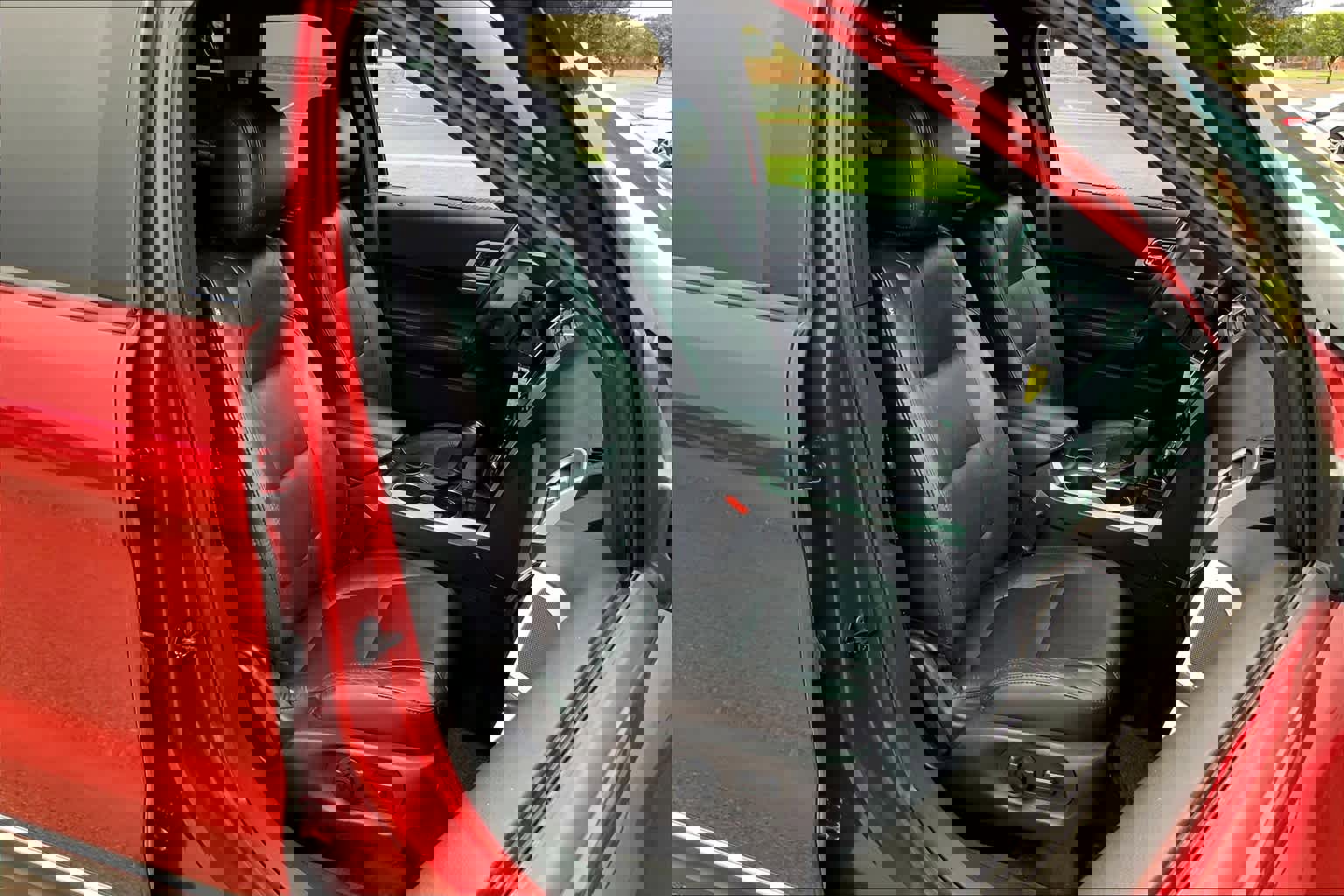 Used 2015 Ford Explorer XLT w/ Equipment Group 202B image 8