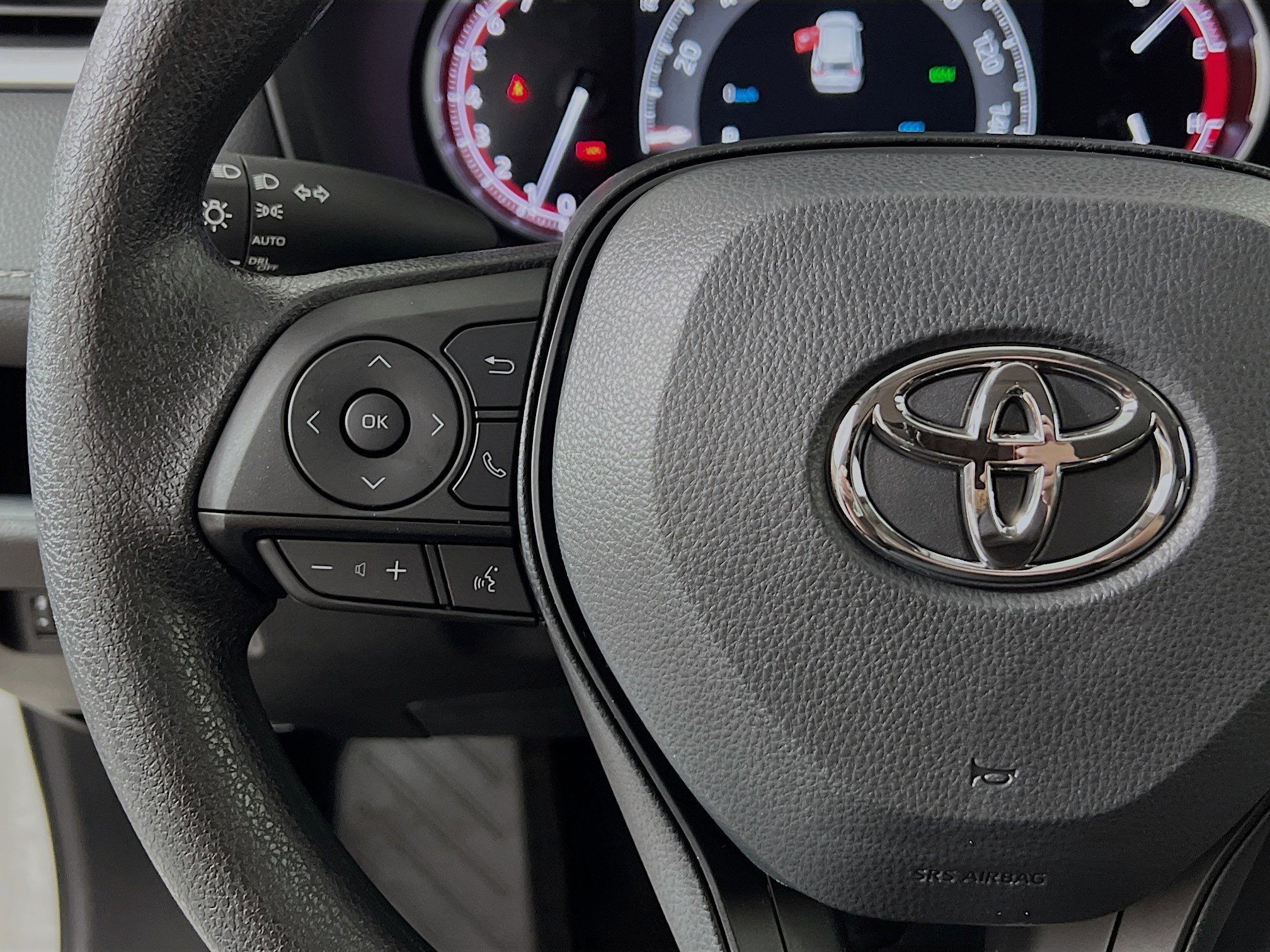 Used 2025 Toyota RAV4 XLE image 19