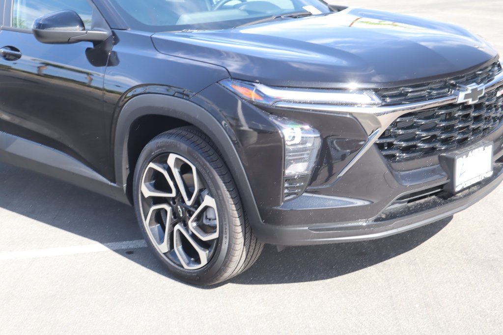 New 2026 Chevrolet Trax RS w/ Driver Confidence Package FWD image 9