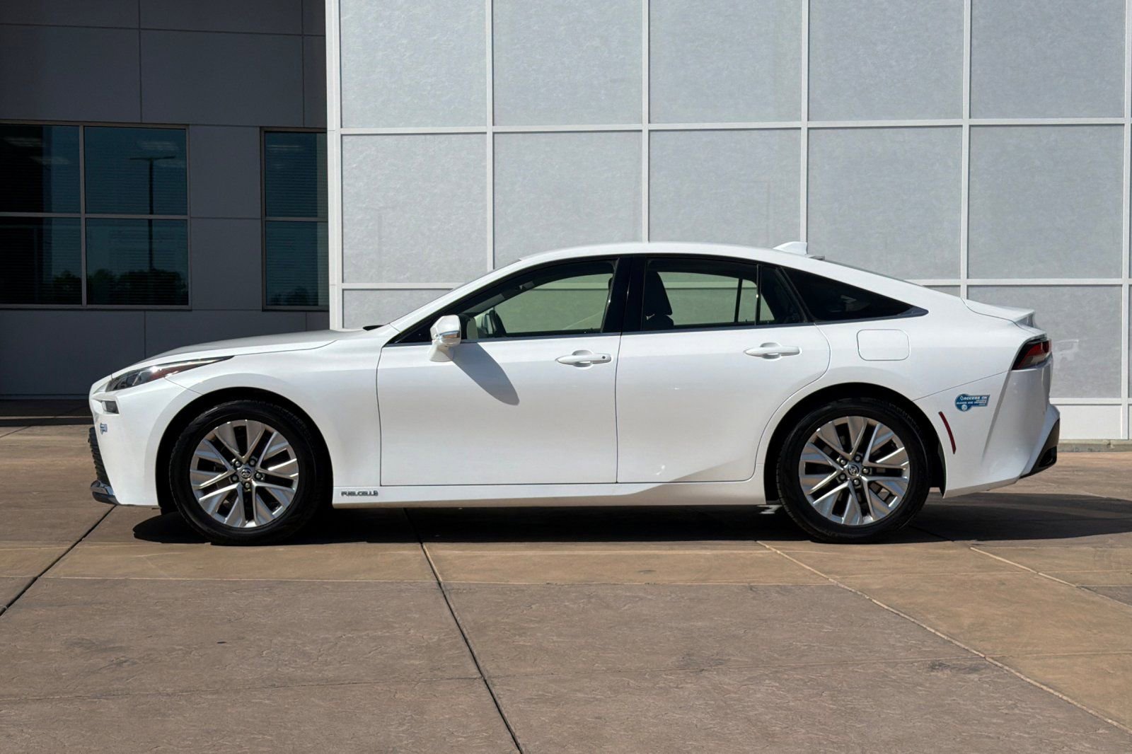 Certified 2021 Toyota Mirai w/ Advanced Technology Package RWD image 7