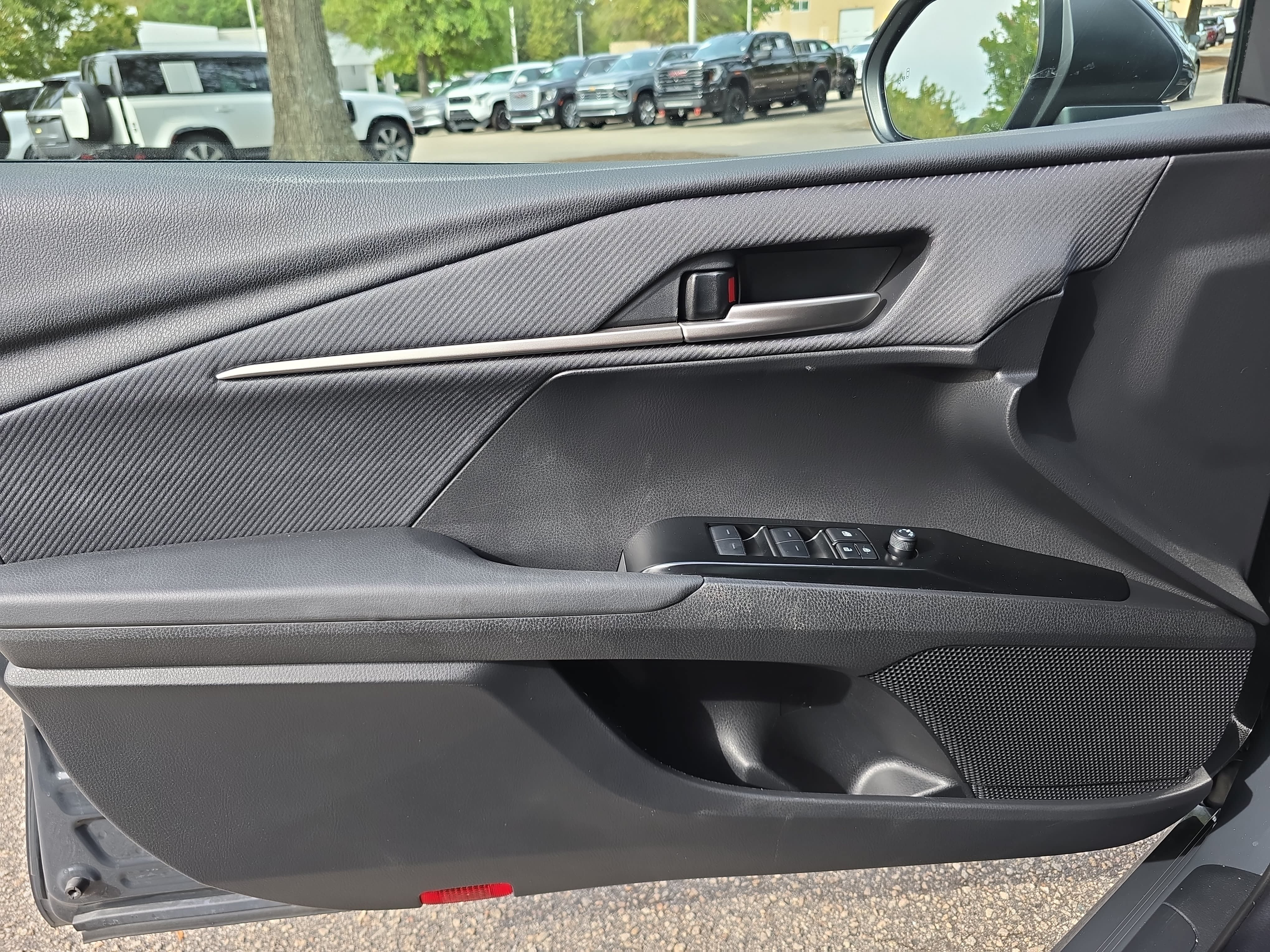 Used 2025 Toyota Camry SE w/ Multimedia Upgrade Package FWD image 25