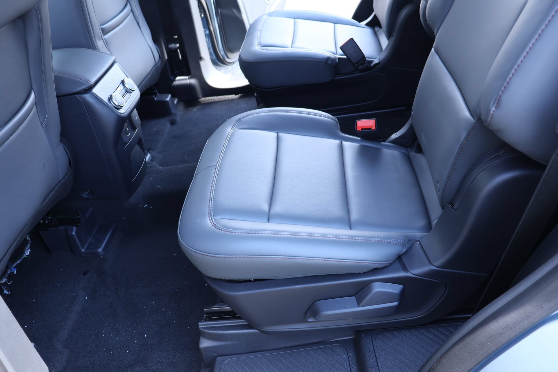 New 2026 Ford Explorer Active w/ Active Comfort Package AWD/4WD image 13