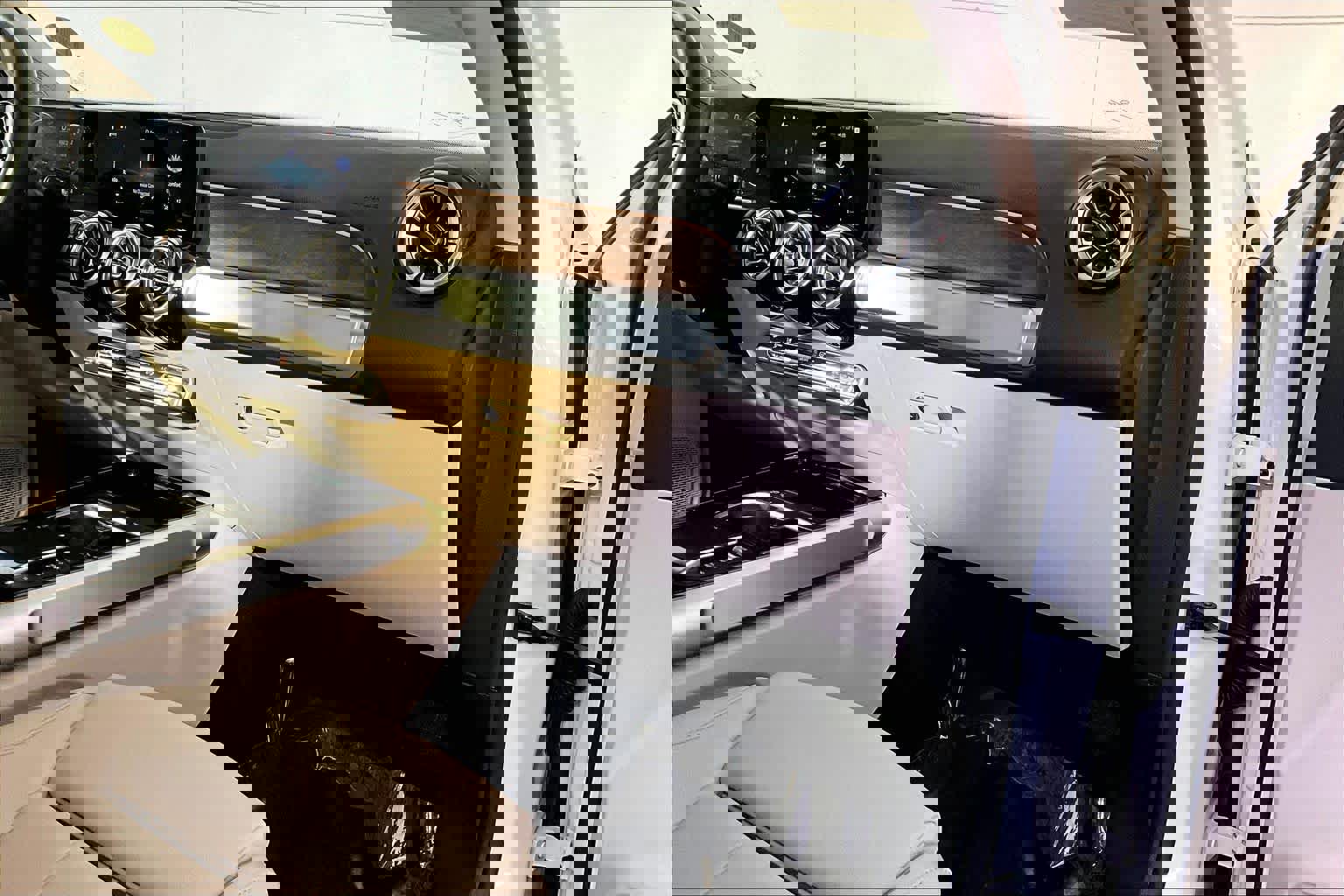 Used 2023 Mercedes-Benz GLB 250 4MATIC image 19