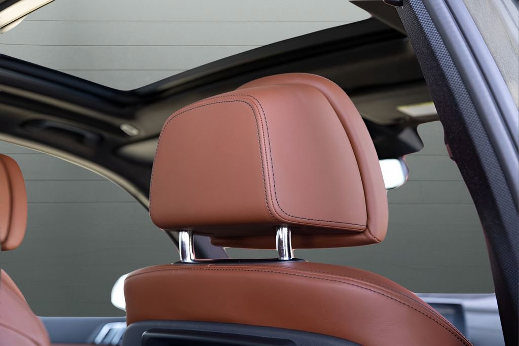 Used 2022 BMW X5 xDrive40i w/ M Sport Package AWD/4WD image 69