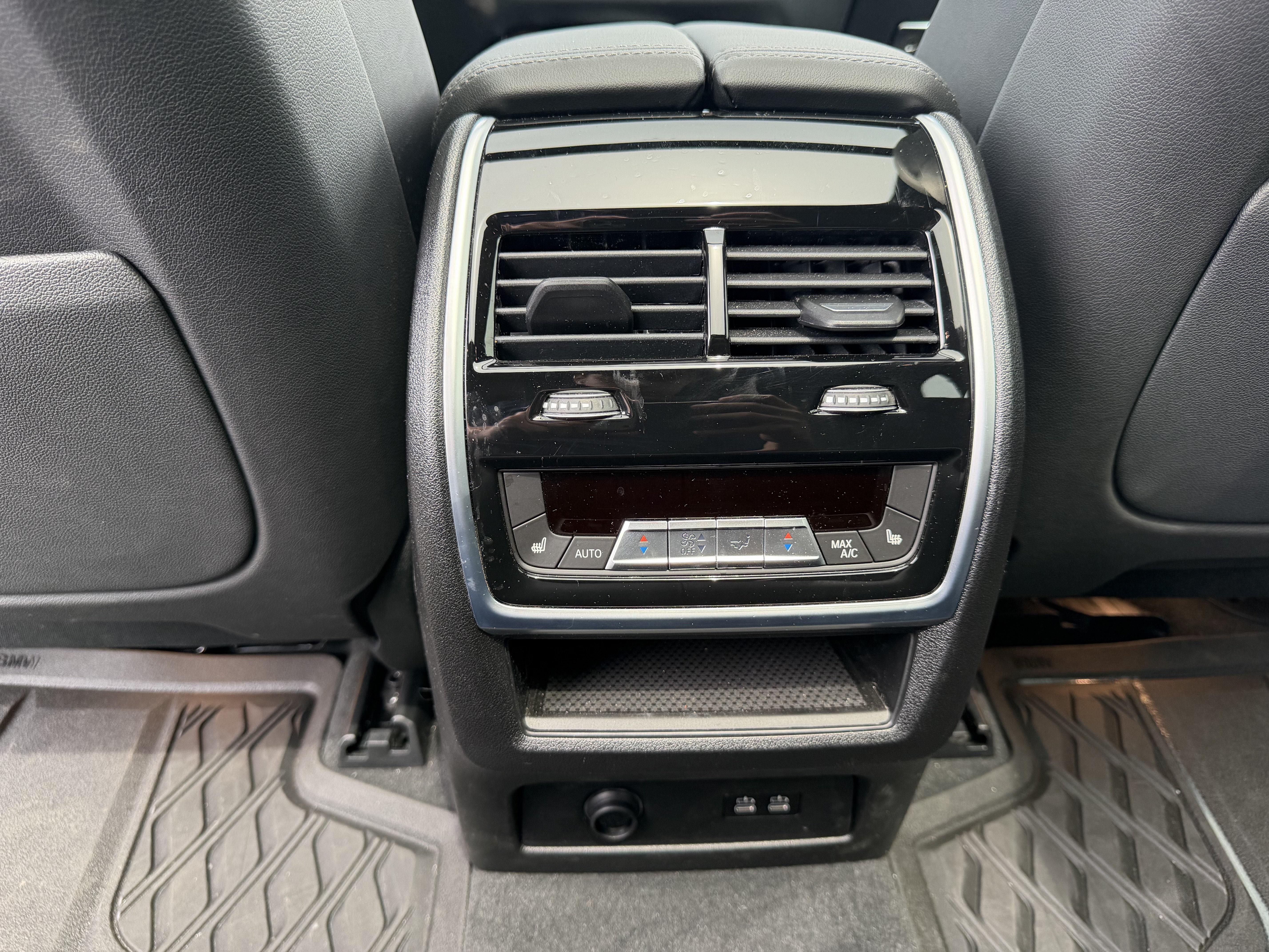 Used 2026 BMW X5 xDrive40i w/ M Sport Package AWD/4WD image 18