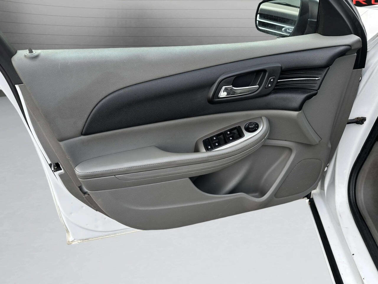 Used 2015 Chevrolet Malibu LS FWD image 12