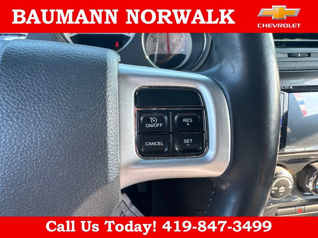 Used 2013 Dodge Challenger SXT RWD image 23