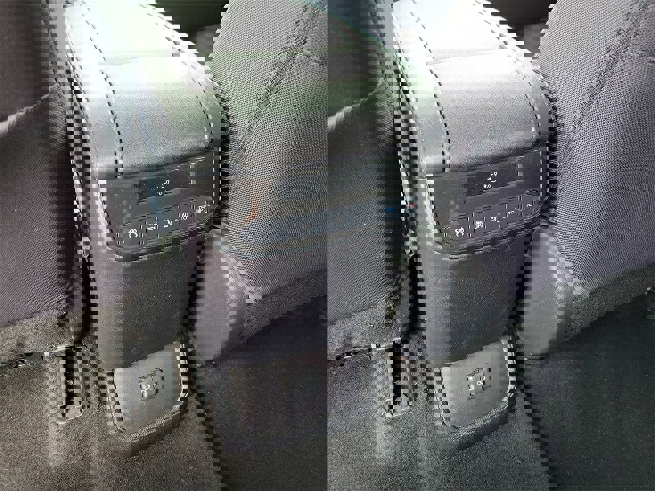 Used 2023 Toyota Highlander LE image 12