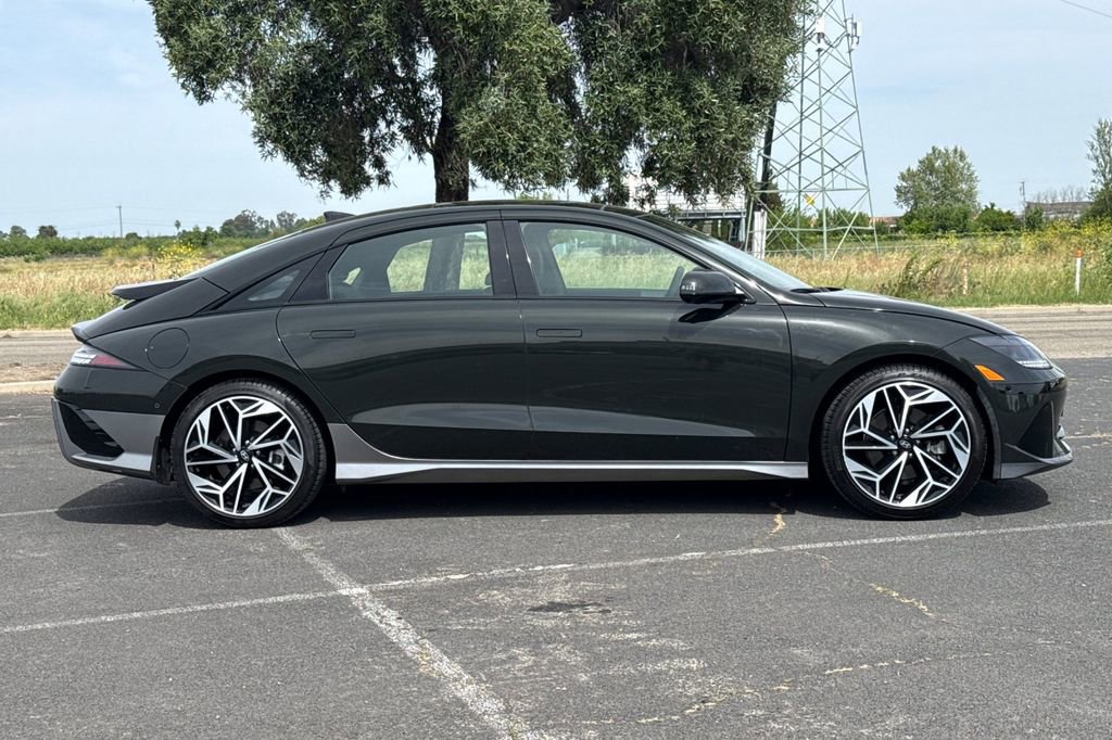 Used 2023 Hyundai Ioniq 6 Limited image 3