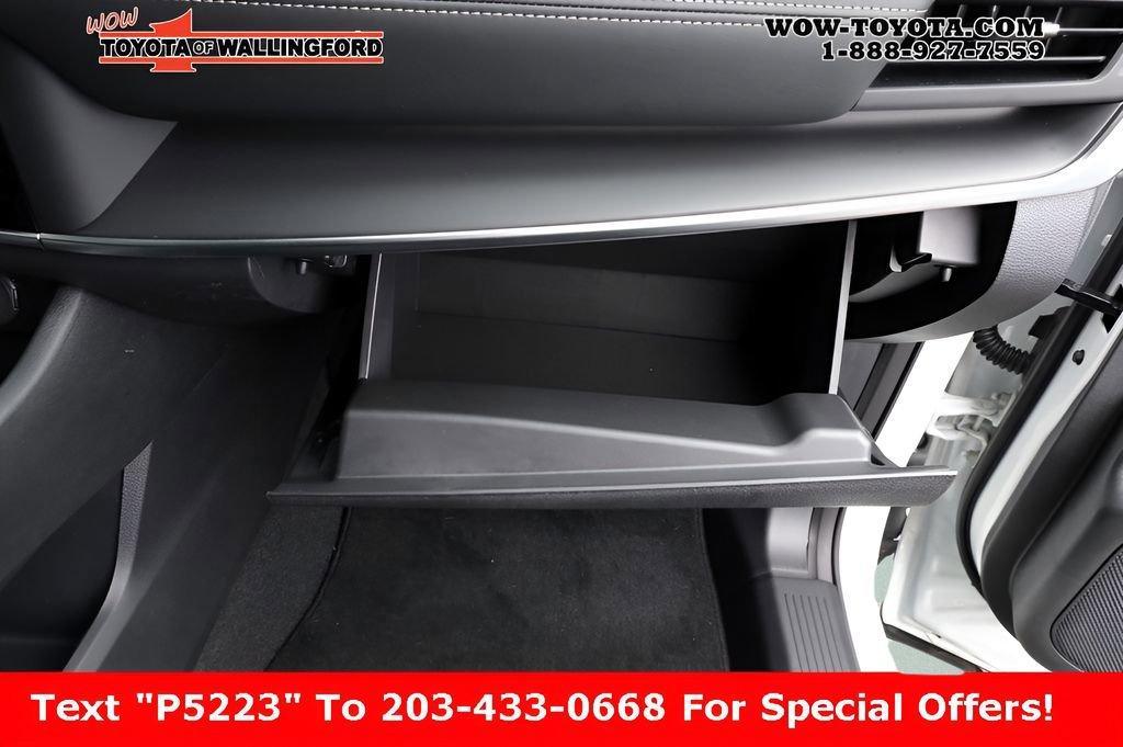 Used 2023 Nissan Rogue S image 41