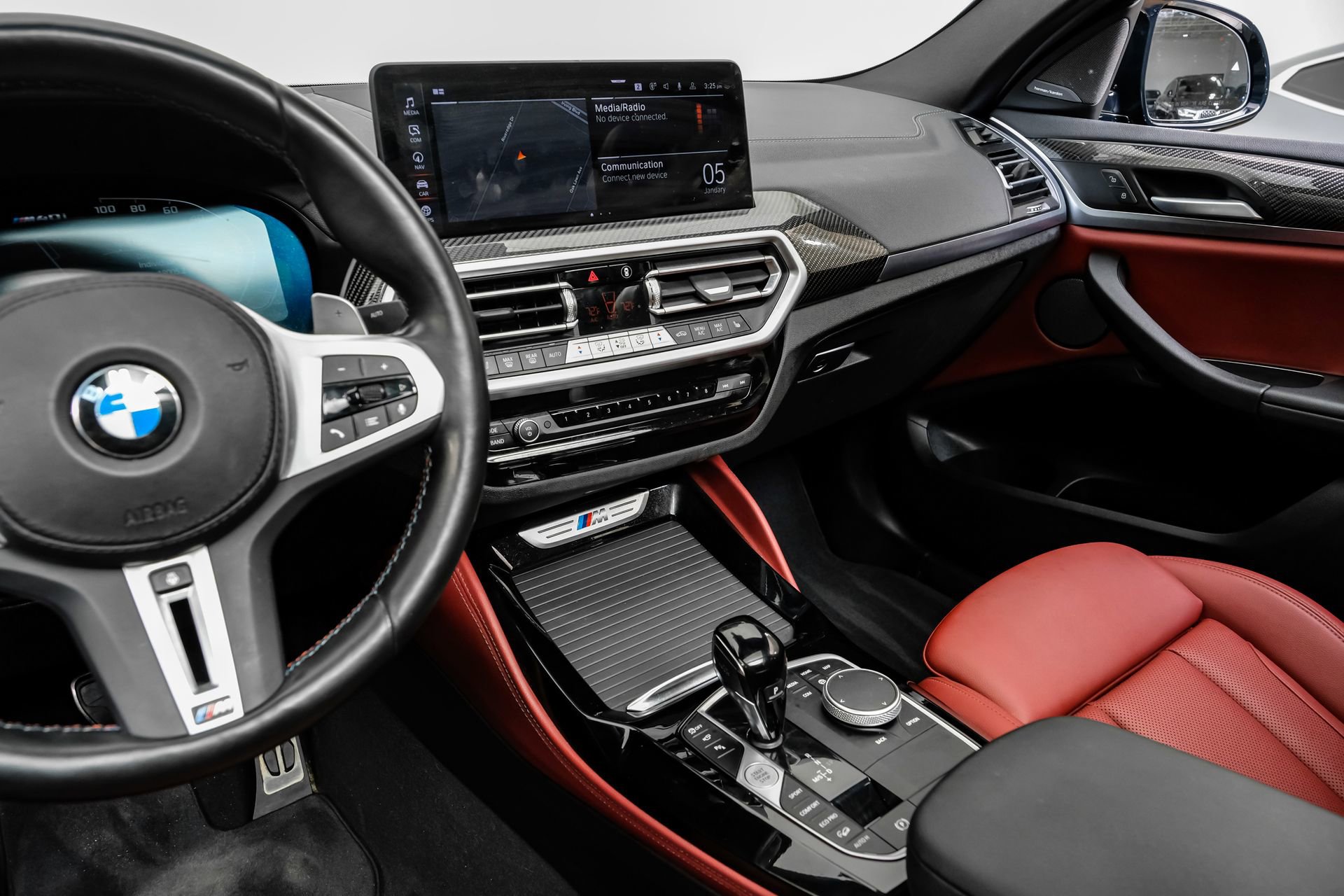 Used 2024 BMW X4 M40i w/ Premium Package image 28