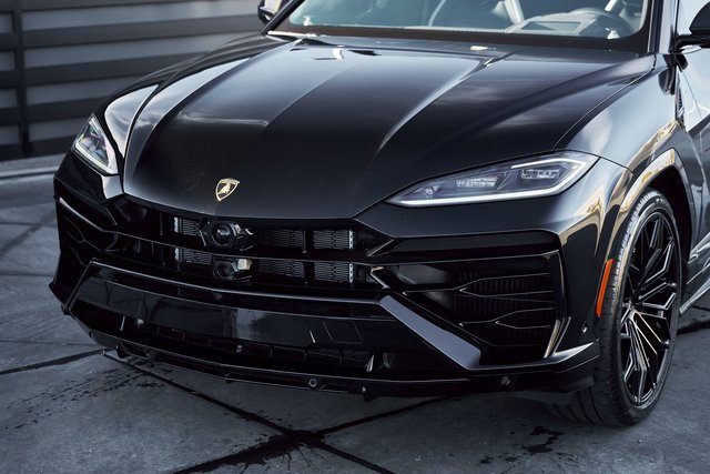 Used 2025 Lamborghini Urus SE image 8