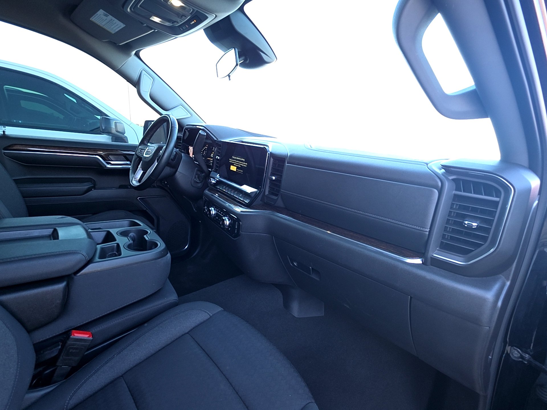 Used 2024 GMC Sierra 1500 SLE image 15